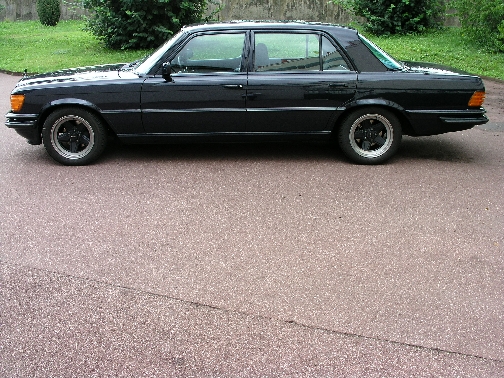 101_Black AMG 6.9 2.jpg