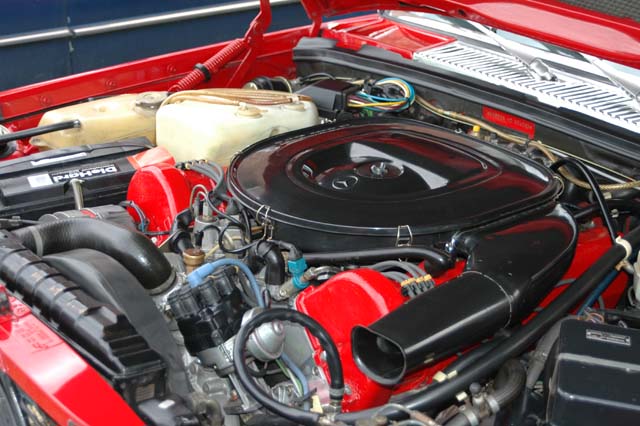 74_6.9 with red rocker covers.jpg